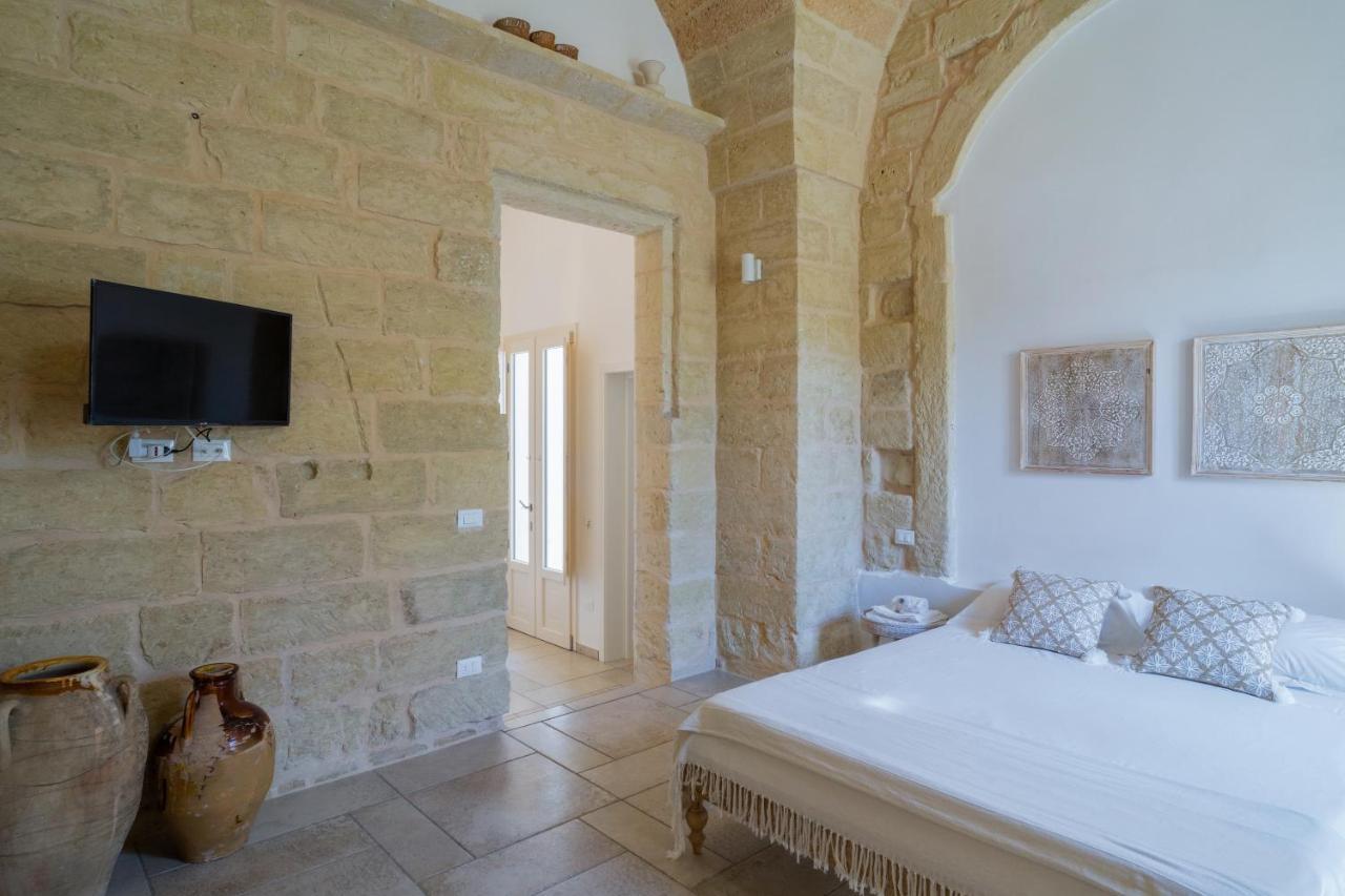 Li Perrini Boutique B&B Acquarica Exteriör bild