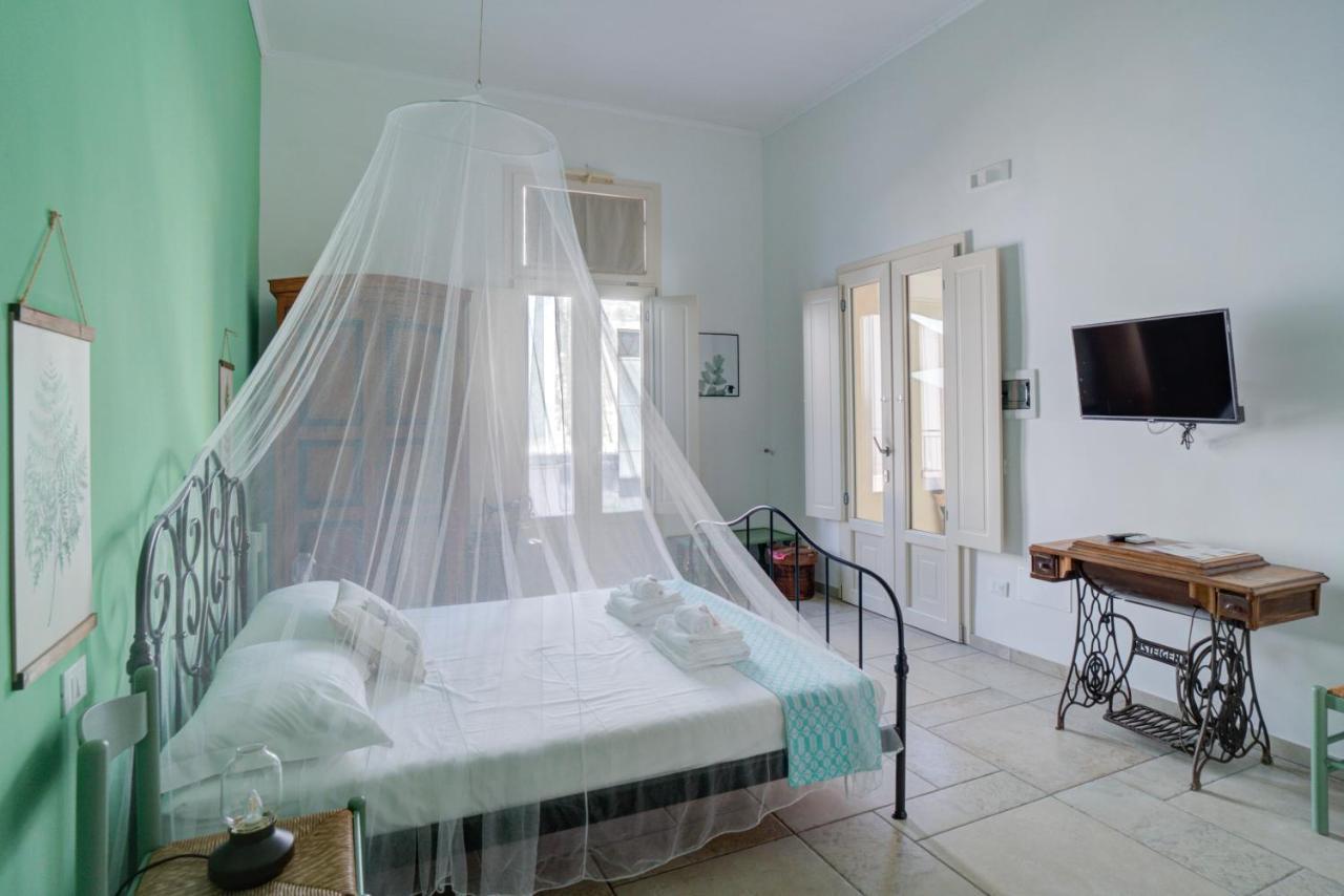 Li Perrini Boutique B&B Acquarica Exteriör bild