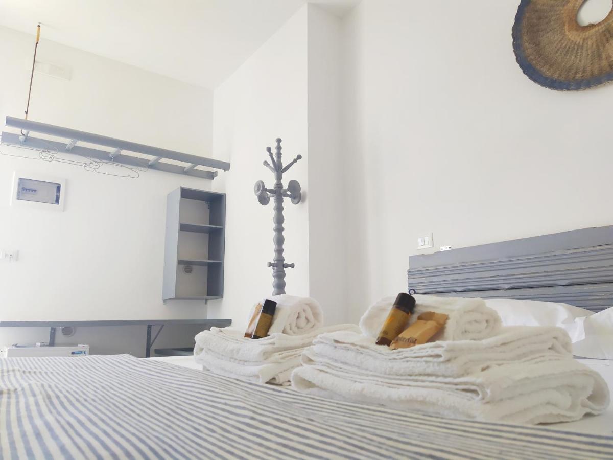 Li Perrini Boutique B&B Acquarica Exteriör bild