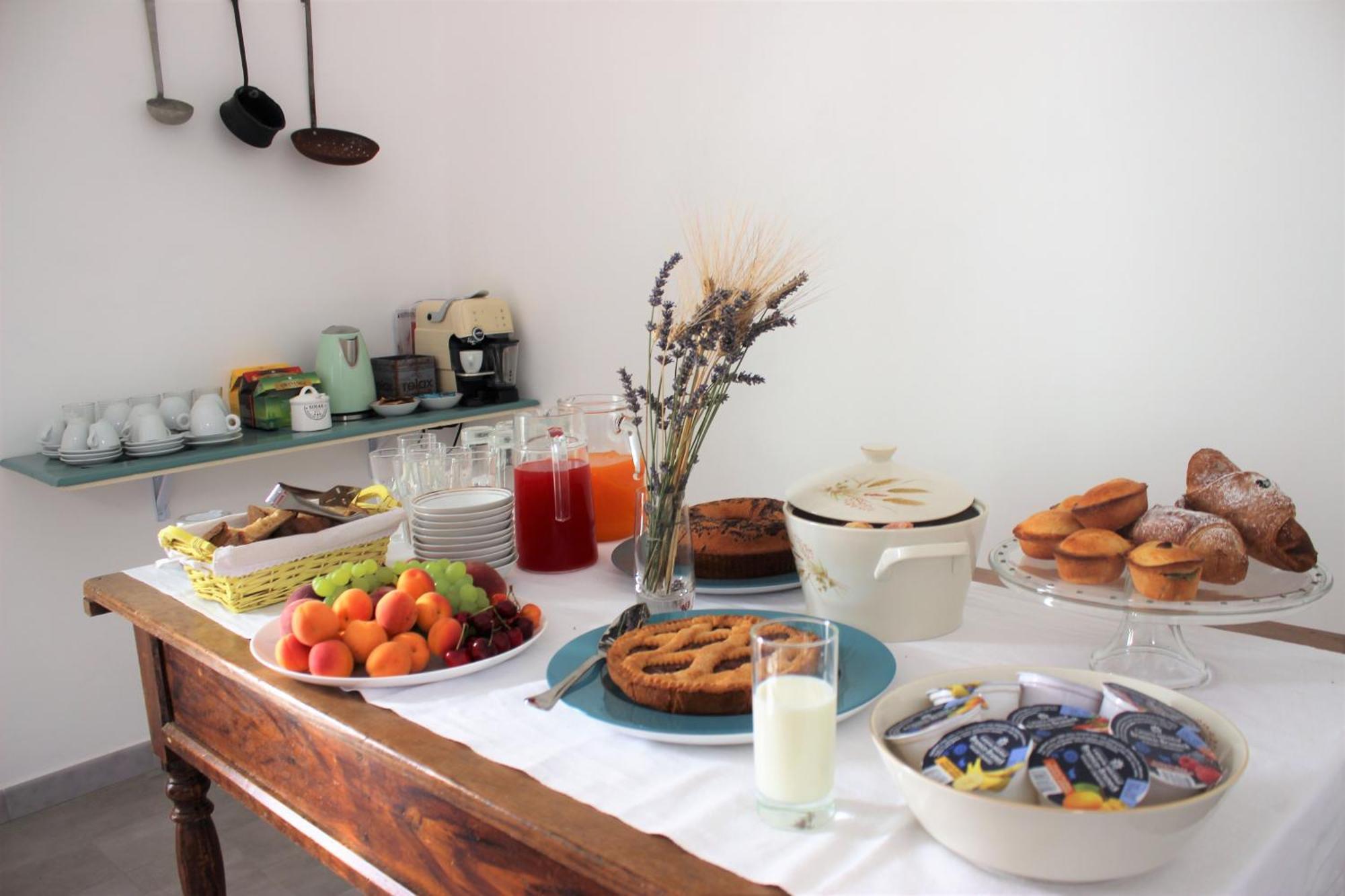 Li Perrini Boutique B&B Acquarica Rum bild